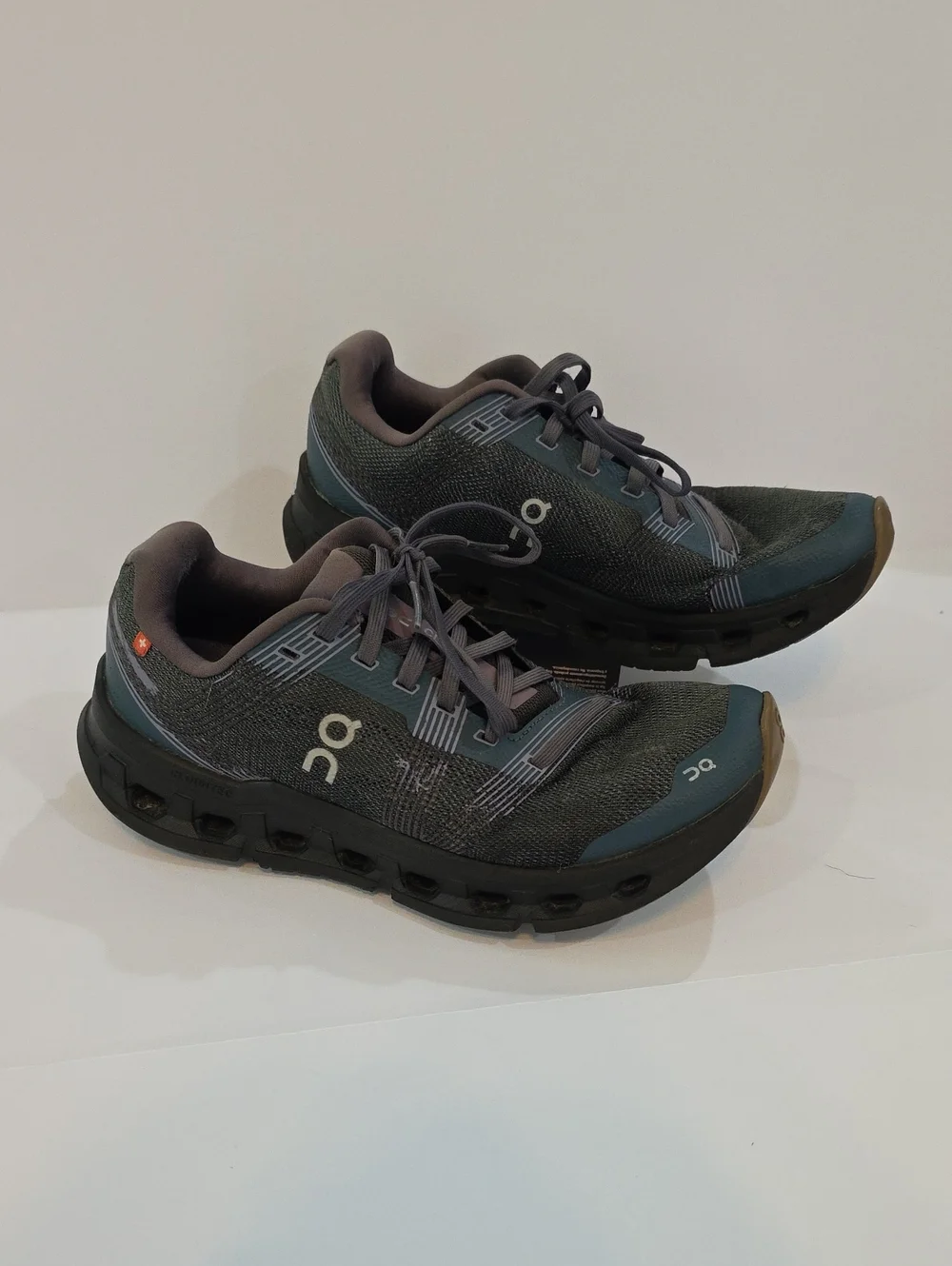 On Running CloudGo Women's Athletic Shoes in Teal and Black Size 8